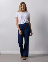 Jegging con pretina elastizada, marca Zac & Rachel. Delantera y trasera con bolsillos. Terminación de ruedo bootcut.