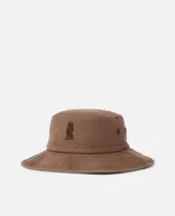 Sombrero tipo bucket de ala ancha color marrón, con ojalillos de ventilación metálicos y bordado con el logo de la marca en el frente.