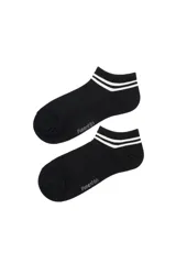 Par de medias cortas color negro con doble franja blanca en el borde superior y logo de la marca estampado en el lateral.