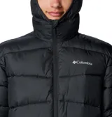 Campera puffer Columbia con capucha, color negro, con cierre frontal completo y bolsillos laterales con cremallera. Cuenta con tecnología Omni-HEAT de reflectividad térmica y aislamiento Thermarator.