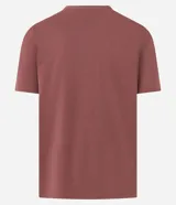 Remera básica de corte slim para hombre, confeccionada en suave algodón peruano con cuello redondo y mangas cortas, de diseño liso.