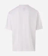 Remera de algodón con corte boxy, cuello redondo y mangas cortas. Presenta una estampa frontal con la imagen de Britney Spears rodeada por un corazón azul y gráficos decorativos en tonos rosados y celestes.