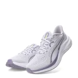 Championes de running Puma modelo Skyrocket Lite 2, color lila con detalles en blanco y amarillo. Presentan una capellada de malla transpirable, cierre de cordones y suela de goma con amortiguación.