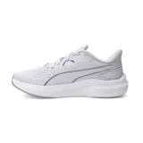 Championes de running Puma Skyrocket Lite 2, color negro con detalles en blanco. Presentan una parte superior de malla transpirable, cierre con cordones y una entresuela de espuma ligera para mayor amortiguación.