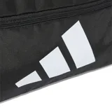 Bolso deportivo Adidas modelo Tra Def Duf S, color negro con el logo de la marca en blanco. Cuenta con asas de mano, correa ajustable para el hombro y múltiples bolsillos con cierre.