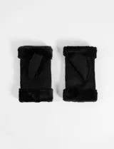 Guantes tipo mitón de textura gamuzada en color marrón, con bordes de piel sintética en tono crema en ambos extremos.