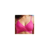 Conjunto de bikini negro de tiro alto, compuesto por un corpiño triangular con diseño cruzado en el frente y tirantes finos regulables, y una bombacha de corte clásico y talle alto.