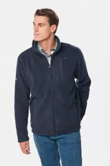 Campera polar térmica de corte recto y cuello alto, con cierre frontal completo en contraste. Presenta bolsillos laterales con cierre y un bolsillo vertical en el pecho, todos con detalles en color azul marino.