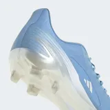 Championes de rugby Adidas modelo RS15 Pro FG en color celeste, diseñados para terreno firme. Presentan una parte superior de cuero Fusionskin sin costuras, cordones asimétricos para una mejor zona de impacto y suela Speedframe con tapones.