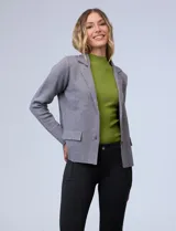 Cardigan tejido color borgoña, marca Elle. Con cuello con solapa, abertura central con botones y bolsillos simulados en la parte delantera.