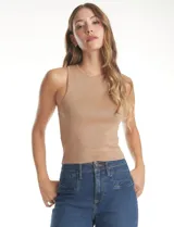 Top sin mangas de tejido lurex con acabado brillante, cuello redondo y corte ajustado al cuerpo.