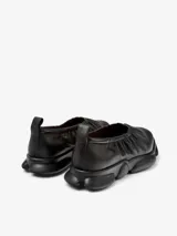 Zapato de cuero negro con diseño ergonómico y unisex, plantilla OrthoLite Recycled y suela XL EXTRALIGHT Organix 3.0.