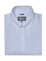 Camisa de manga larga RKF con estampado de cuadros en tonos celestes y blancos. Presenta cuello abotonado, cierre frontal con botones y un bolsillo en el pecho con el logo de la marca bordado.