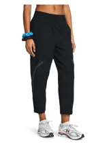 Pantalón deportivo Under Armour de corte al tobillo, color negro, con cintura elástica de talle alto y cordón interno. Presenta bolsillos laterales y detalles reflectantes en los laterales de las piernas.