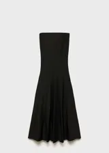 Vestido midi de punto fino con escote palabra de honor y silueta evasé. Presenta un diseño minimalista y elegante con cierre lateral.