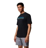 Remera de manga corta Columbia, color negro, con cuello redondo y ajuste regular. Presenta el logo de la marca estampado en el pecho en tonos azul y amarillo.