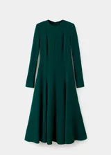 Vestido midi de corte evasé en color verde oscuro, con cuello redondo y mangas largas. Presenta un diseño con detalle de godets en la falda y cierre de cremallera en la parte posterior.