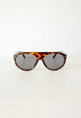 Lentes de sol con armazón de diseño aviador en estampado carey y cristales oscuros con protección UV400.