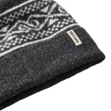 Gorro de lana con diseño jacquard en tonos gris y blanco, con pompón superior y etiqueta de marca en el borde inferior.