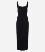 Vestido midi negro de bengalina con escote cuadrado y breteles anchos. Presenta aberturas en la parte posterior de las piernas.