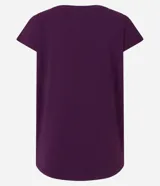 Remera deportiva Get Over de microfibra texturizada color rojo, con mangas cortas, cuello redondo y corte holgado.