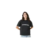 Remera oversize negra de manga corta, con cuello redondo y el logotipo de la marca estampado en el pecho en color blanco.