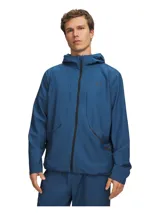 Campera deportiva con capucha, confeccionada en tejido técnico elástico con tecnología UA Storm que repele el agua. Presenta cierre frontal completo, bolsillos laterales con cremallera y logo de la marca estampado en el pecho.