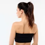 Pack de dos tops tipo bandeau sin costuras, confeccionados en tejido de canalé, con diseño strapless y detalle fruncido en el centro del pecho.