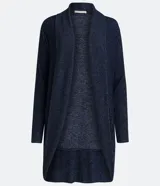 Cardigan alargado de punto color gris, con abertura frontal y bolsillos laterales.