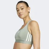 Top deportivo de soporte medio color verde menta, con escote cuadrado, espalda tipo racer-back y banda inferior elástica. Presenta tres franjas blancas en los laterales y el logo de Adidas en el frente.