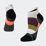 Medias deportivas tobilleras con diseño de bloques de color en tonos negro, blanco, naranja vibrante, morado oscuro y verde oliva. Presentan detalles de rayas horizontales y el texto "FEEL 360" en la zona del empeine.