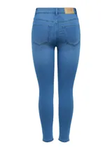 Jean skinny de tiro alto y largo tobillero, color azul denim medio. Confeccionado en denim elástico con cinco bolsillos funcionales.