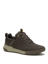 Calzado de trekking Caterpillar modelo Hex Ready Lo, color marrón con suela de goma en tonos marrones y beige. Confeccionado en cuero y gamuza, cuenta con cordones y el nombre de la marca lateral grabado.