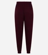 Pantalón de pijama tipo jogger color bordó, confeccionado en viscolycra con cintura elástica y detalles de ribete en contraste en los laterales.