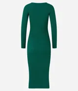 Vestido midi de punto acanalado de la marca Marfinno, color negro, de corte ajustado, con cuello barco y mangas largas.