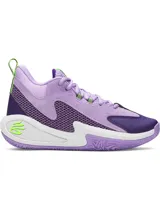 Championes de básquetbol Under Armour Curry 3Z7, con diseño en tonos violeta y morado. Presentan una combinación de cuero y malla en la parte superior, entresuela blanca con tecnología Charged Cushioning y suela de goma con patrón de tracción anatómico. Incluyen detalles en color verde lima.