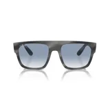 Lentes de sol Ray-Ban con montura cuadrada gris veteada y lentes celestes degradé.