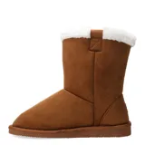 Botas tipo ugg de caña media, confeccionadas en material sintético imitación gamuza color marrón, con interior forrado en piel sintética blanca y suela de goma plana.