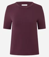Blusa básica ajustada en rib de algodón, de manga corta y cuello redondo, color mostaza.