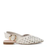 Zapatos cerrados tipo sandalia de mujer marca Bottero, color negro, con diseño trenzado en la parte delantera y tira trasera ajustable con hebilla metálica dorada. Tacón bajo y plano.