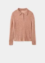 Polo de tejido de punto calado con cuello clásico y cierre frontal de botones. Presenta un diseño recto de manga larga.