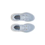Championes de running Under Armour Infinite Pro 2, color celeste con entresuela blanca y detalles en naranja. Cuentan con capellada de malla transpirable, amortiguación UA HOVR+ y suela de goma diseñada para mayor durabilidad y retorno de energía.