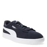 Championes urbanos Puma modelo Smash 3.0, confeccionados en gamuza negra con la clásica franja lateral Formstrip en color blanco. Presentan cierre con cordones, logo de la marca en el lateral y lengüeta, y suela de goma blanca.