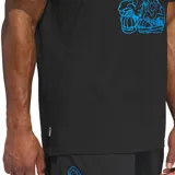 Remera Adidas Kogan Tee de color negro con un estampado gráfico en azul de un personaje estilo caricatura sosteniendo un bate.
