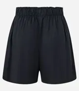 Short runner de viscolino, con cintura elástica, botón decorativo y bolsillos laterales. Presenta un corte evasé holgado con bajo redondeado.