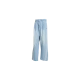 Jeans Adidas modelo Adilenium Season 5 Denim de corte holgado, color celeste con efecto deslavado. Presenta pinzas en la parte delantera, bolsillos laterales y las clásicas tres tiras blancas de la marca en los laterales de las piernas.
