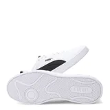 Championes Puma modelo Court Classic Clean, de diseño urbano inspirado en el tenis, con capellada blanca, franja lateral característica en negro y suela de goma blanca.
