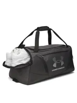 Bolso deportivo Under Armour modelo Undeniable 5 Duffle, color negro con detalles en gris oscuro. Cuenta con compartimento principal amplio, correas de mano y correa de hombro ajustable con almohadilla acolchada. Presenta el logo de la marca estampado en el frente.