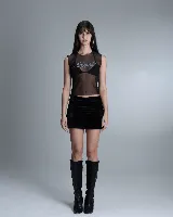 Top negro de microtul transparente con estampado plateado con glitter de la frase "Forever yours" con estrellas.
