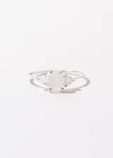 Anillo de plata 925 con tres piedras luna ovaladas.